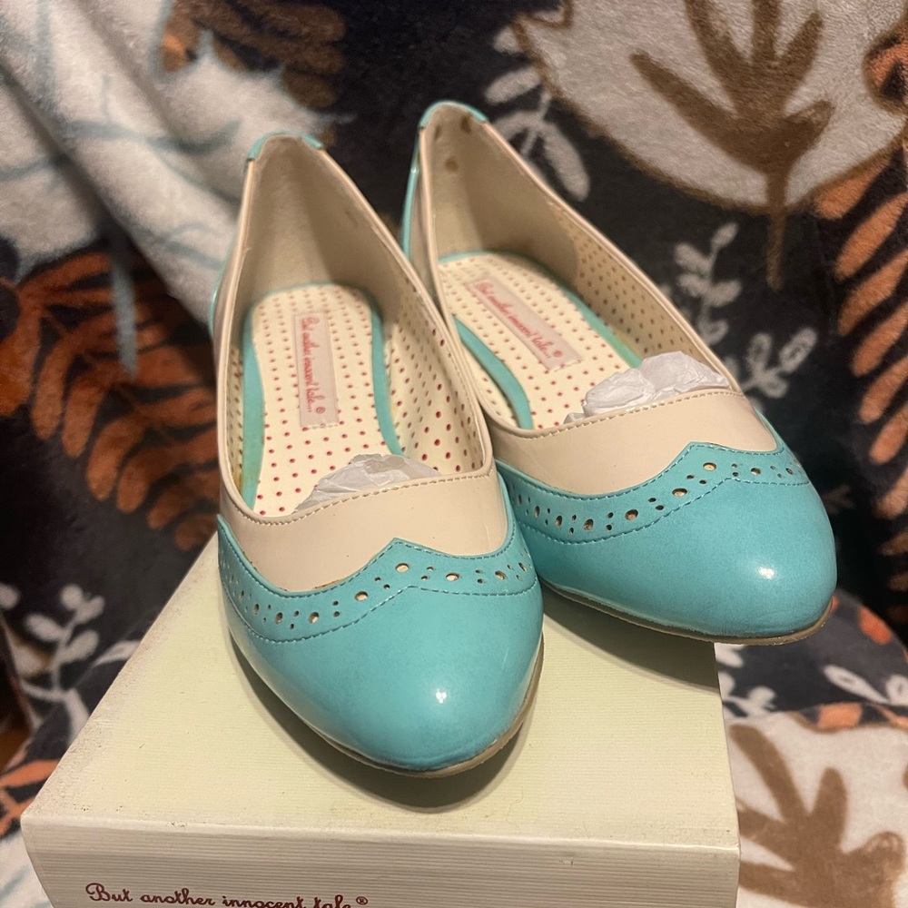 BAIT Ida precious blue/ cream size 7